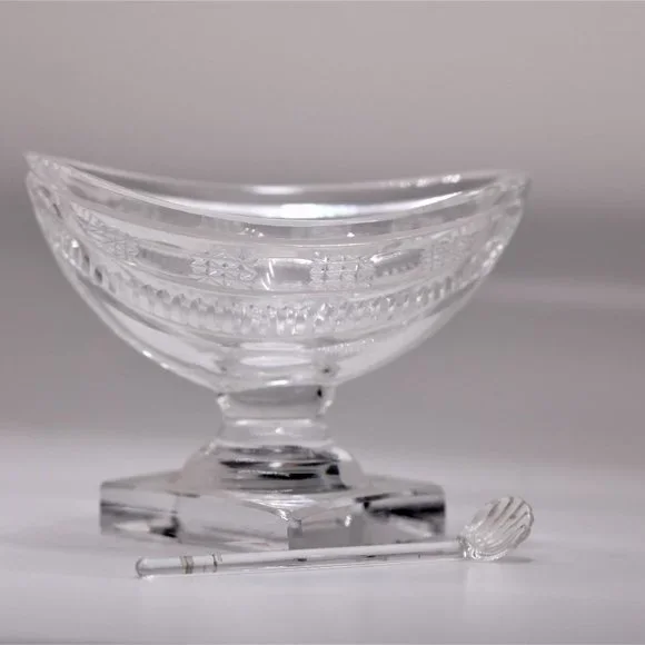 Vintage Crystal Salt Dish - Picture 2 of 5